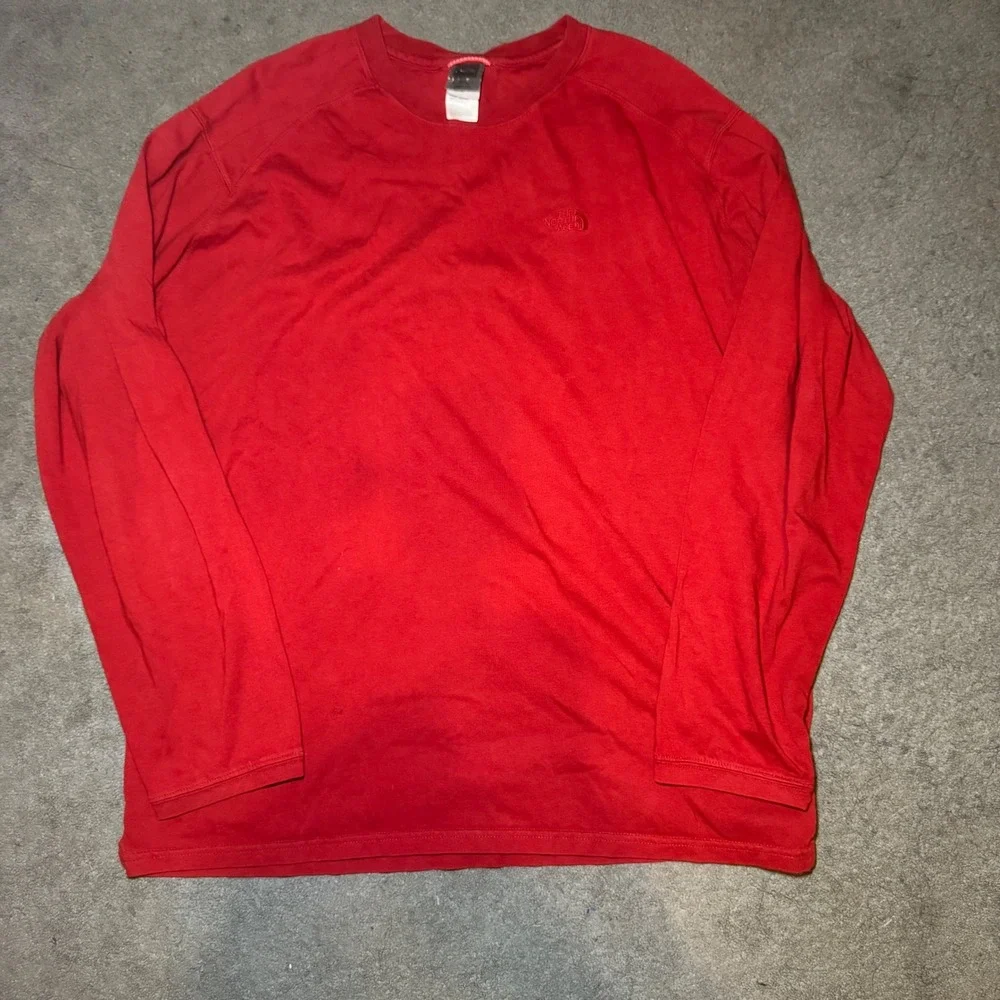 The North Face Mens XL Red Long Sleeve Crew Neck Performance T-Shirt Logo